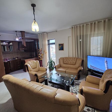 בראט City Center Apartment מראה חיצוני תמונה