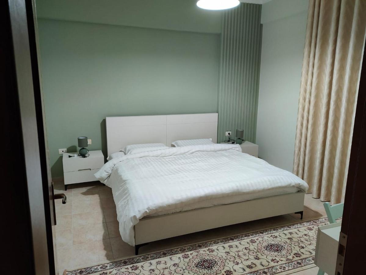 בראט City Center Apartment מראה חיצוני תמונה