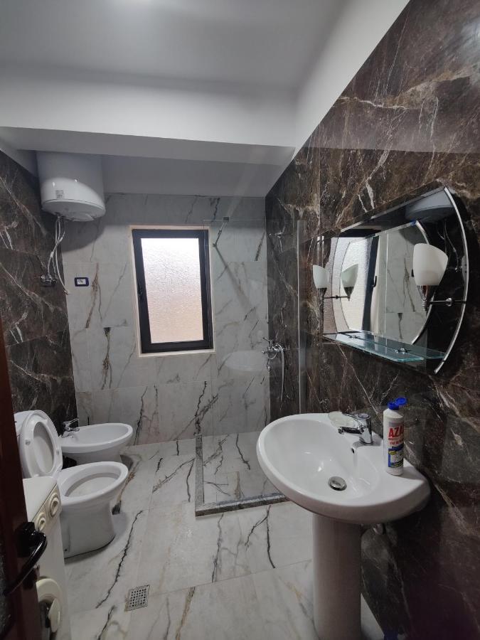 בראט City Center Apartment מראה חיצוני תמונה