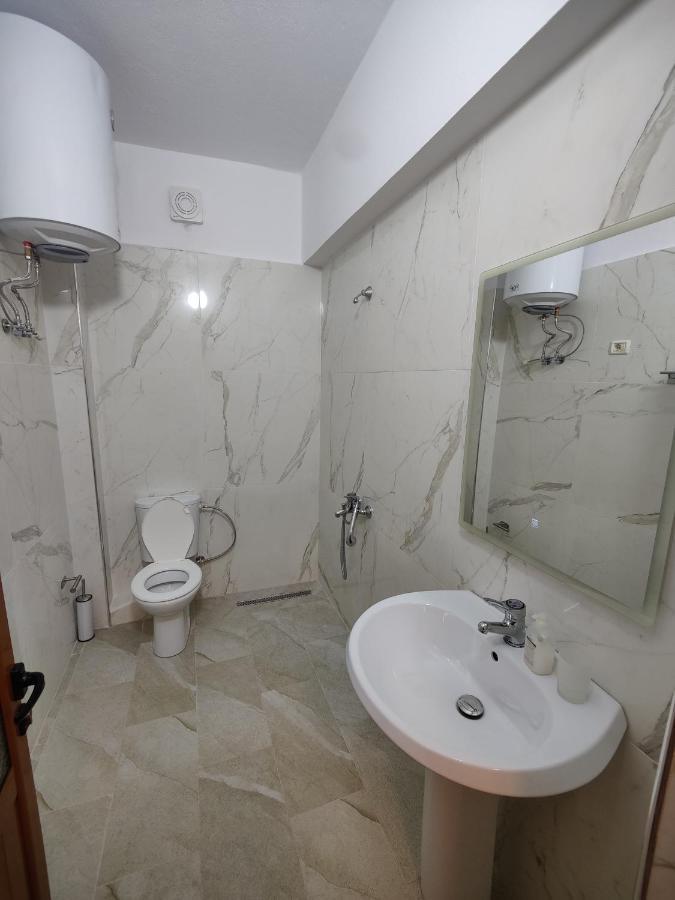 בראט City Center Apartment מראה חיצוני תמונה